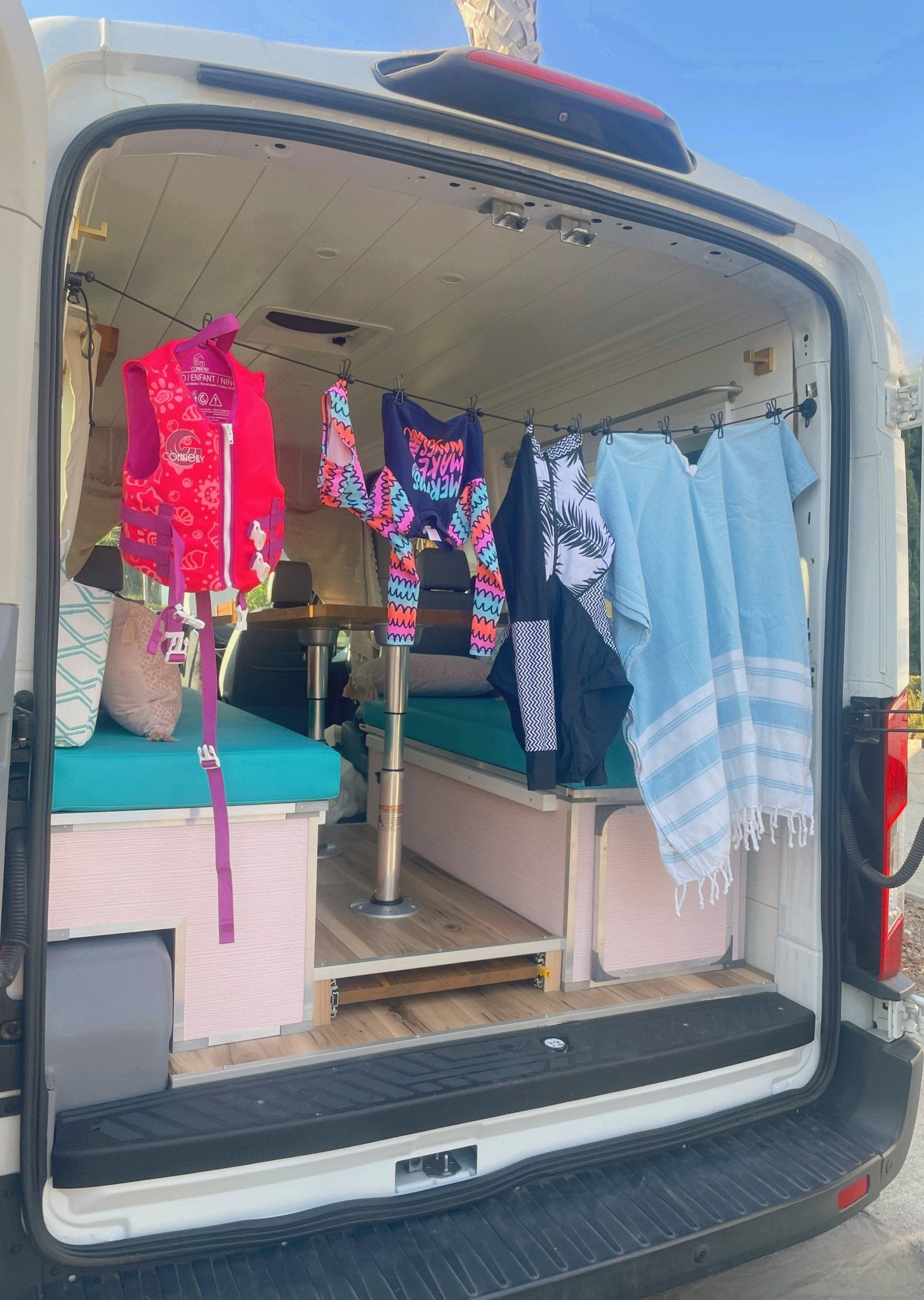 Travel Clothesline - Magnetic - Sew Cush